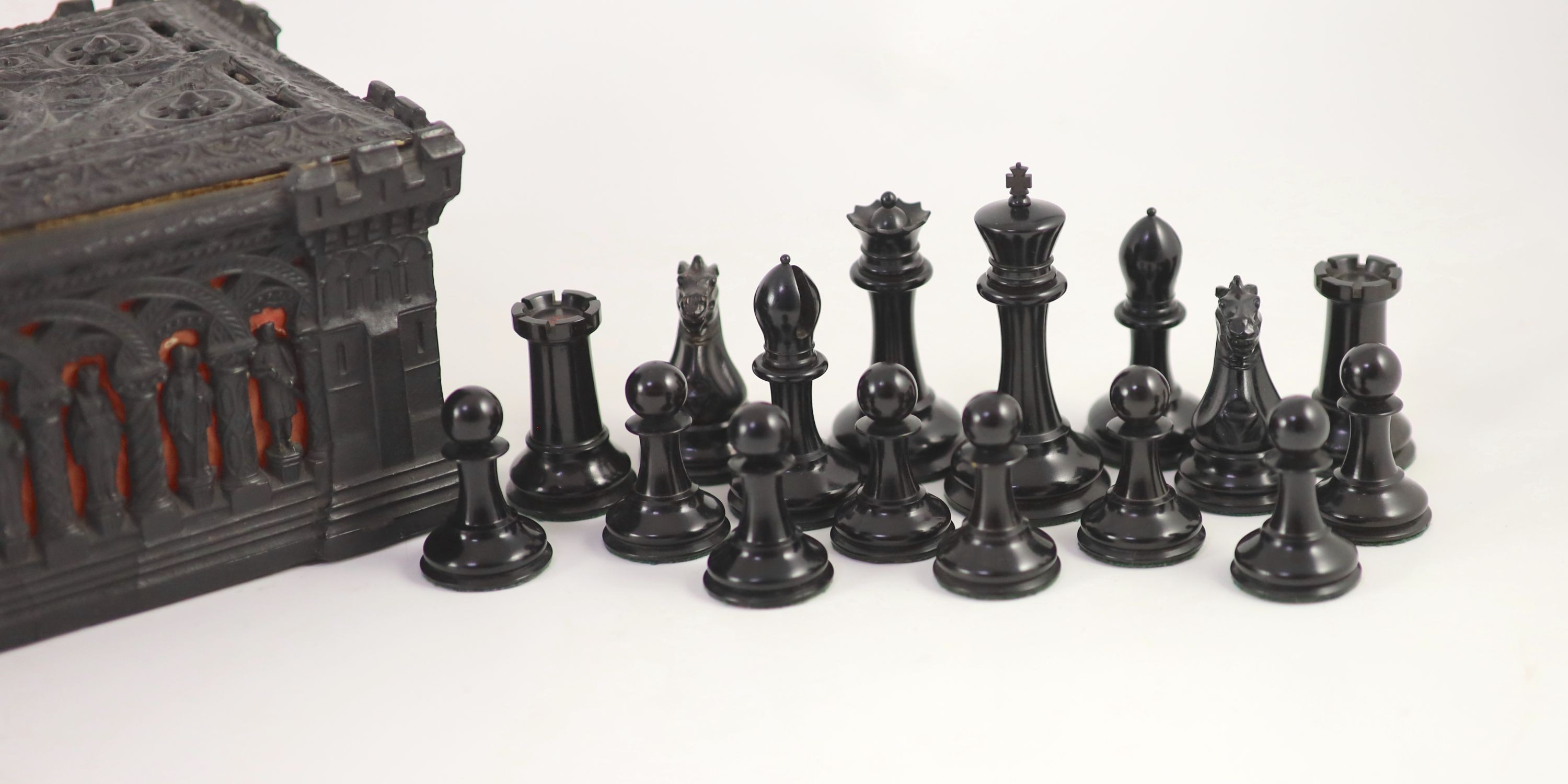 A Jaques of London 3 1/2 inch Staunton pattern turned wood chess set kings 8.75cm casket 21 x 15cm